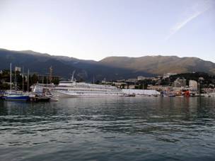 Вечер. Причал.